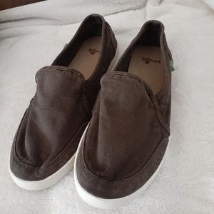 Sanuks brown slip on sneakers